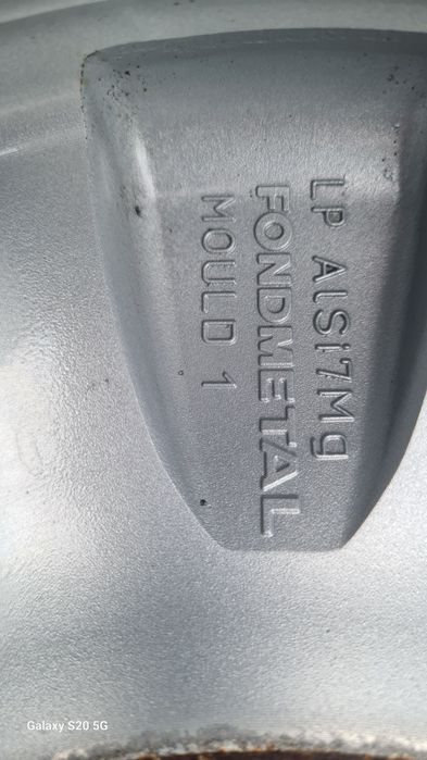 Оригинални джанти Toyota Haice 6/139.7 Toyota 6x139.7