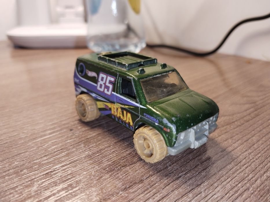 Hot wheels машинка BAJA