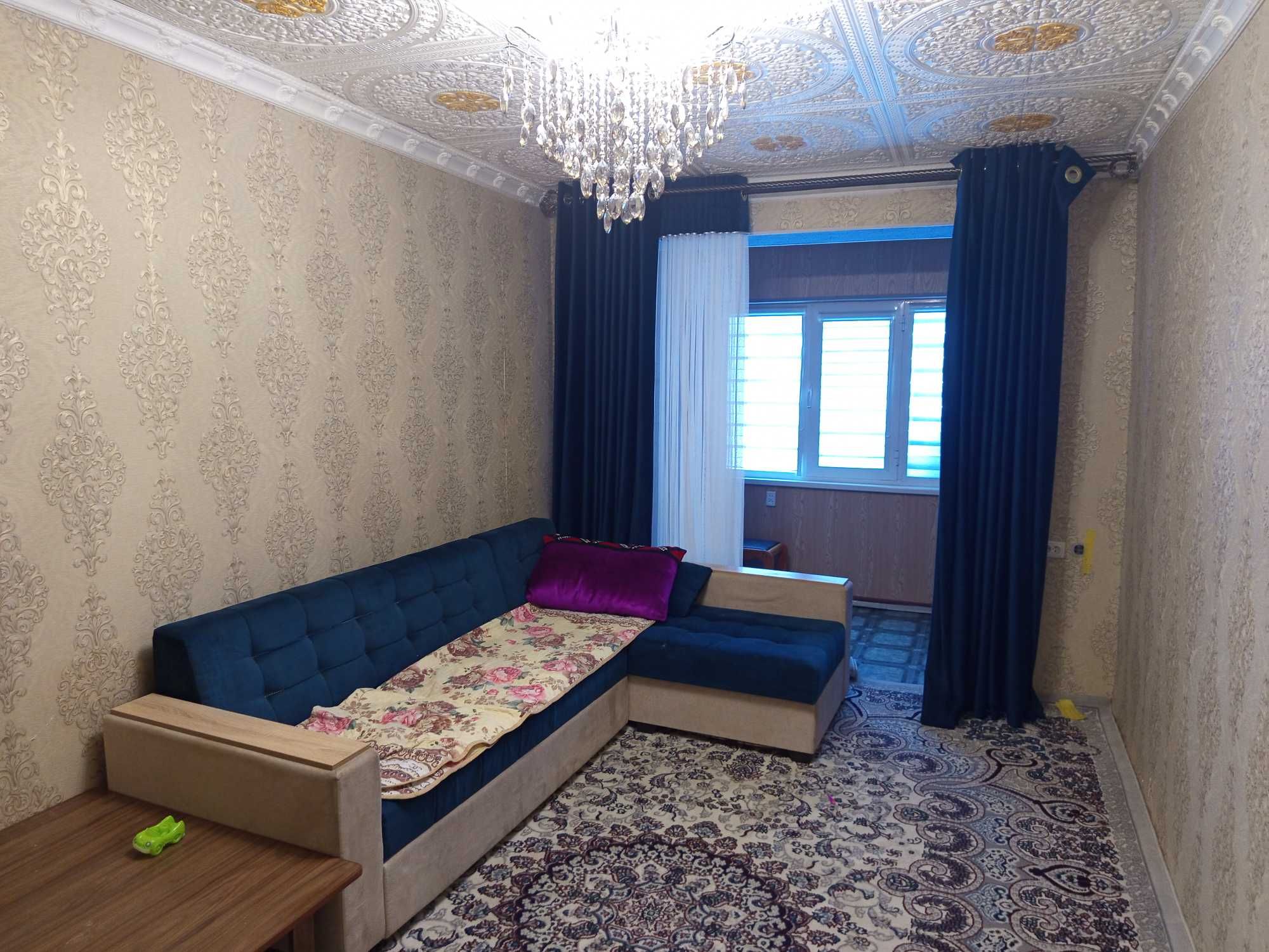 Продаётся квартира в Зарафшане