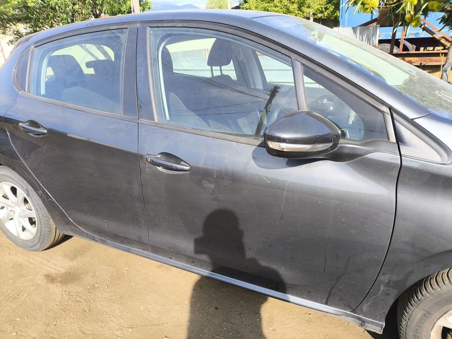 Врата/врати за Пежо/Peugeot 208