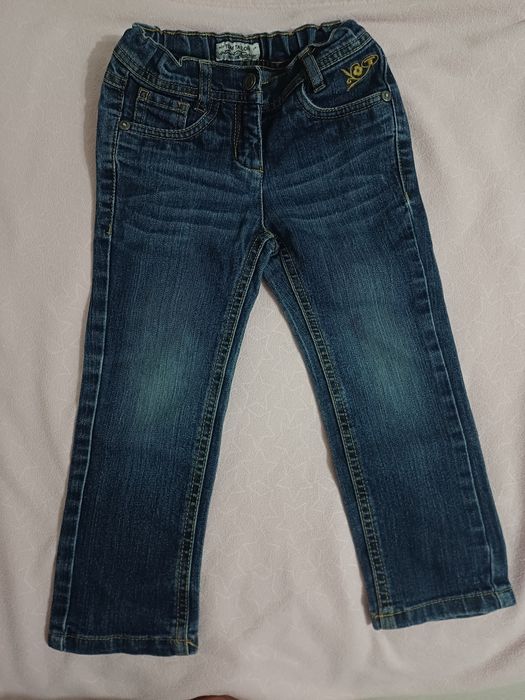 Продам детские джинсы