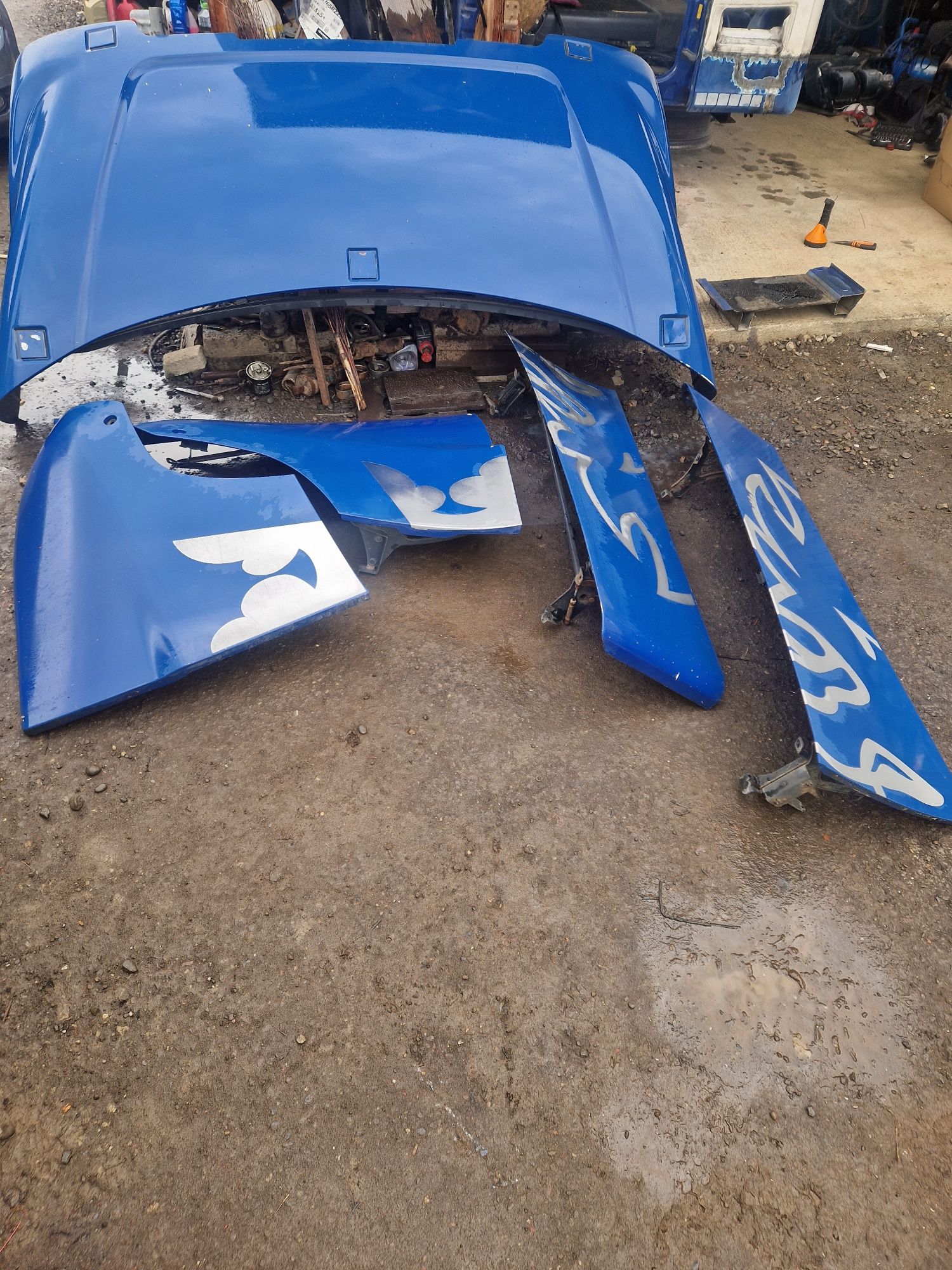 Vind Spoilere pentru camioane Scania model R