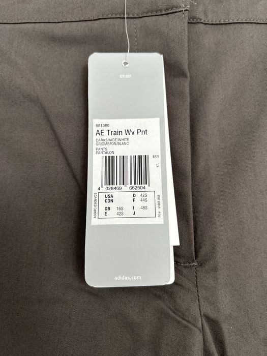 Pantaloni Adidas damă noi cu etichetă mărimea L