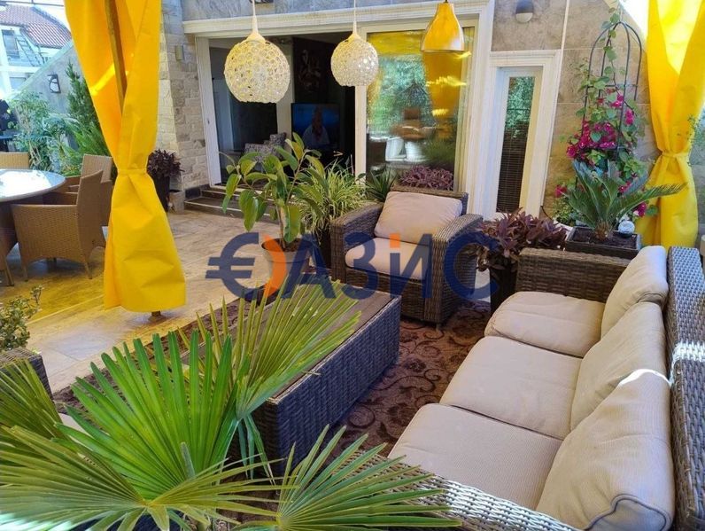 Мезонет с огромна тераса в затворен комплекс в Слънчев Бряг, България