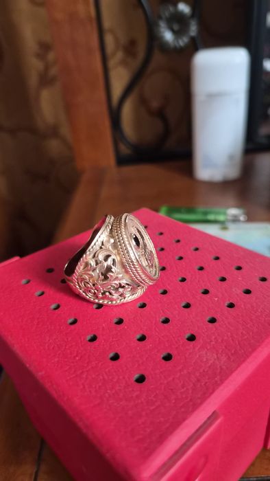 Продам золотое кольцо