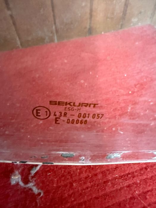 стекло заднее для автомобиля sekurit 43r-001057