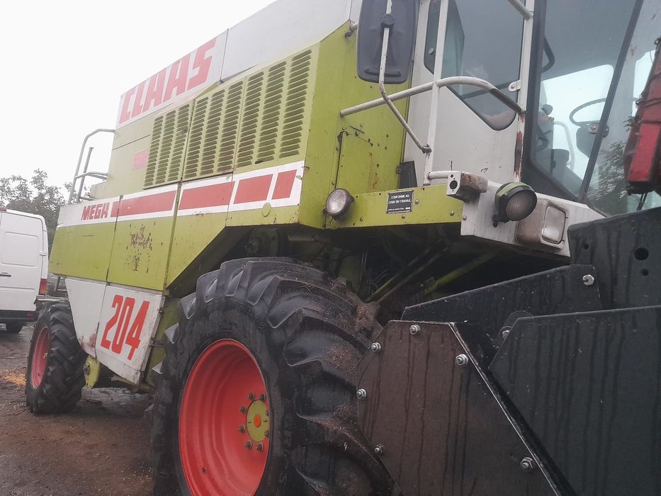 Combina Claas Mega 204