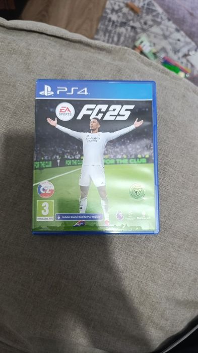 Vând Playstation4 in stare exelenta