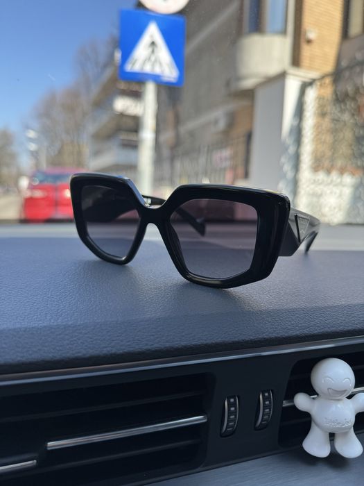 Ochelari Prada model PR14ZS 1AB09S