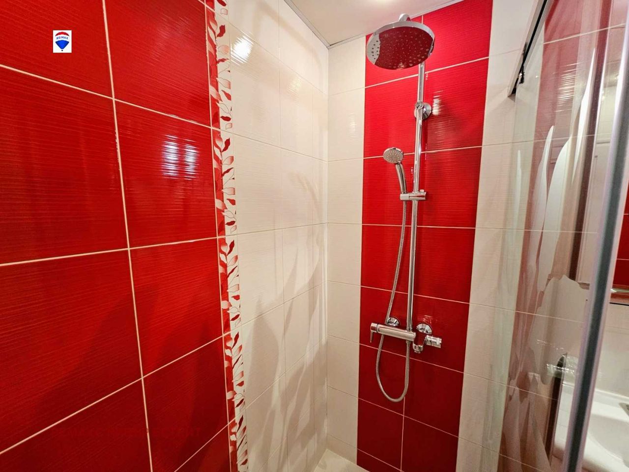 Дава се под наем Тристаен апартамент в Русе, Хъшове - 125 кв.м за 408 € - Снимка #14
