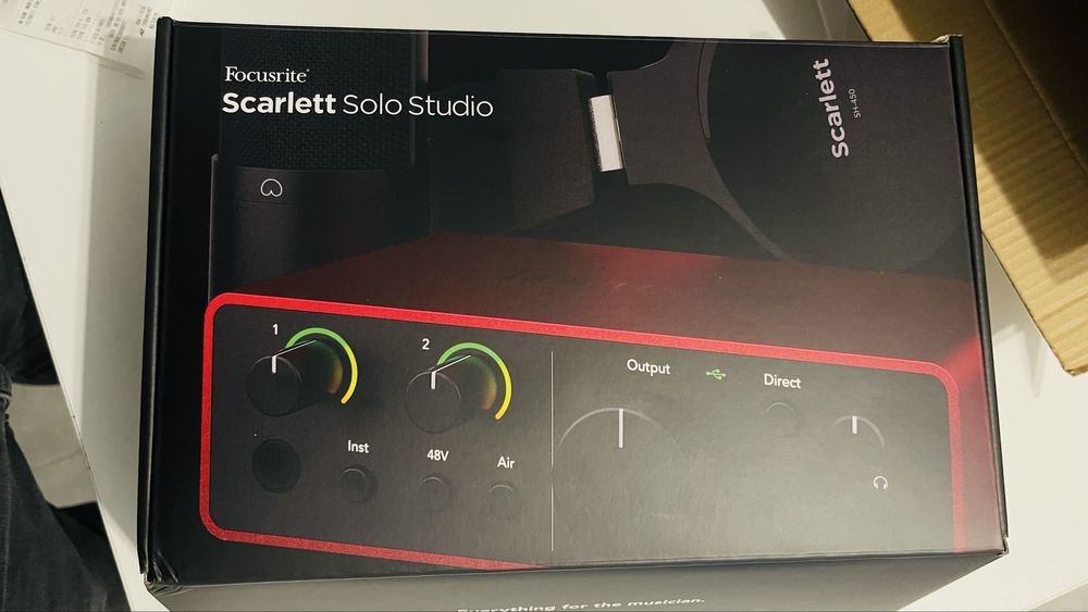 Focusrite Scarlett Solo Studio 4th Gen bundle–nou, cu bon și garanție