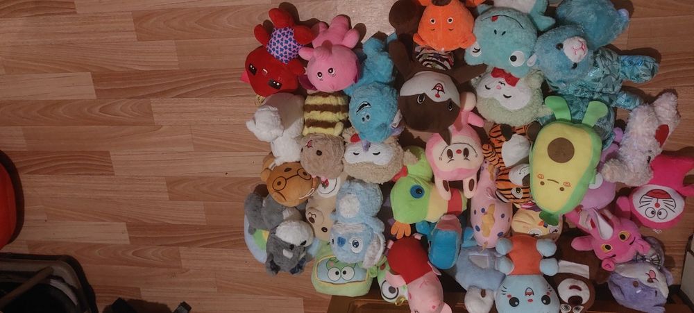 Продам игрушки .