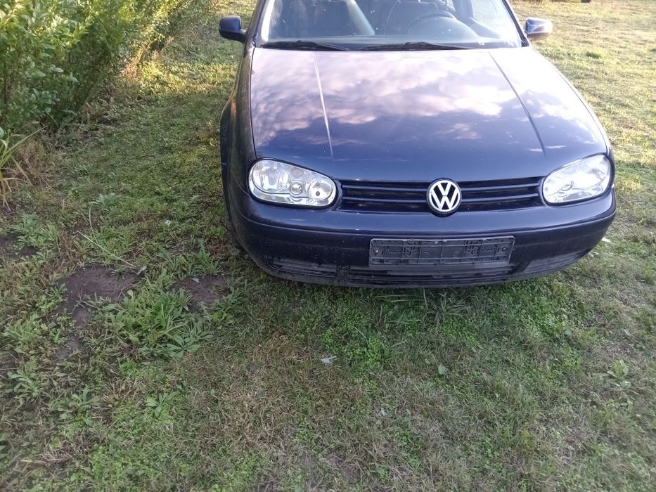 Голф 4 1.9 110 коня всичко работи перфектен мотор и скорости