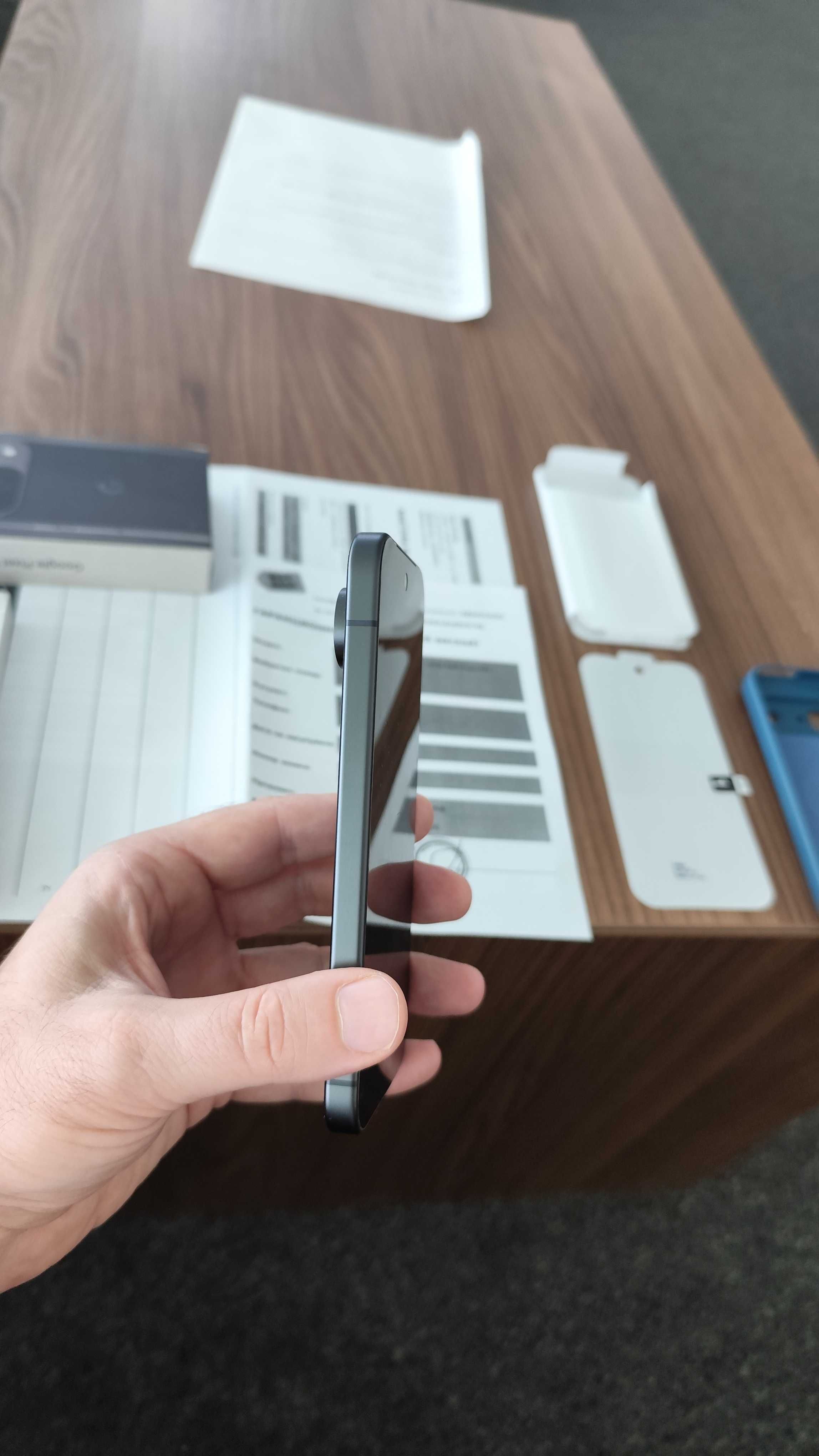 Продавам телефон Google Pixel 9 128GB obsidian(черен)