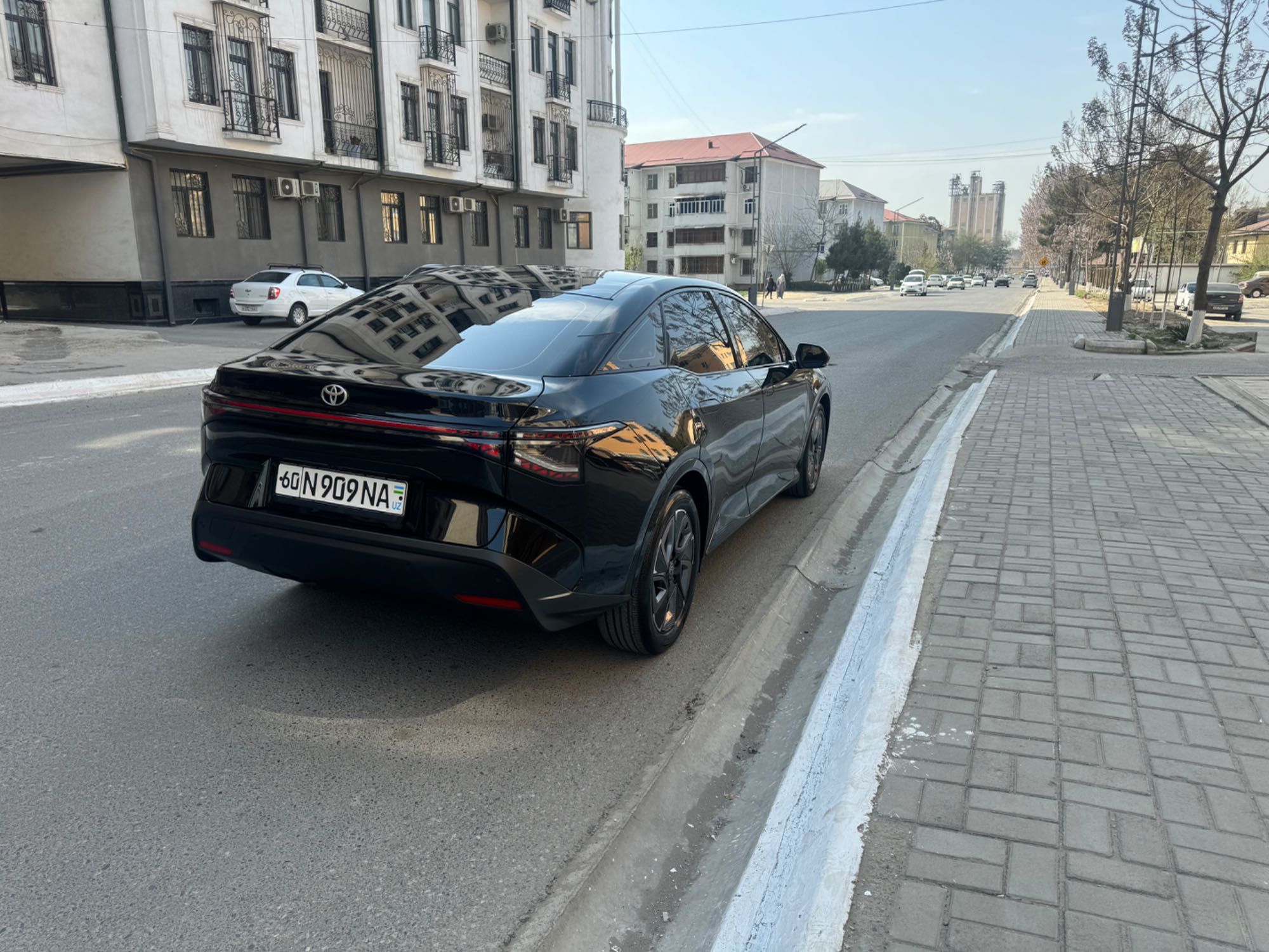 TOYOTA BZ3 сотилади