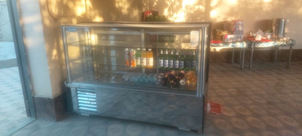 Витрина холодильник