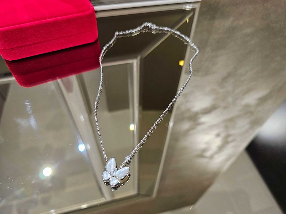 Van Cleef & Arpels VCA Silver Mother Pearl Two Butterfly Дамско Колие