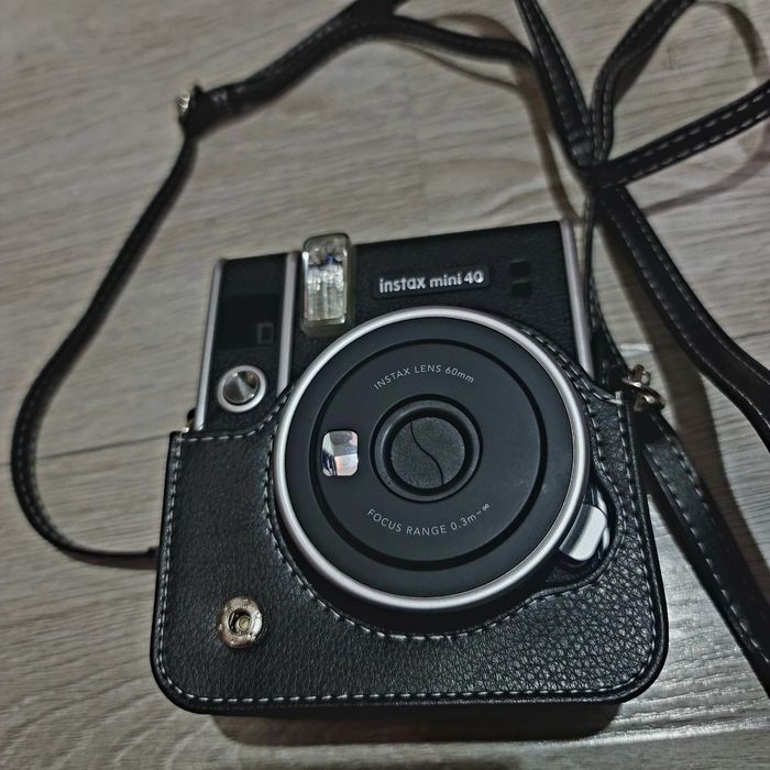 SALE %Срочно продаю в оочень оптимальной цене, Instax mini 40 + чехол