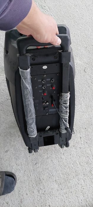 Vând 2 boxe Akai
