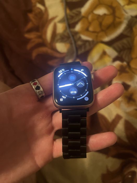 Срочно Продам apple watch se 32gb