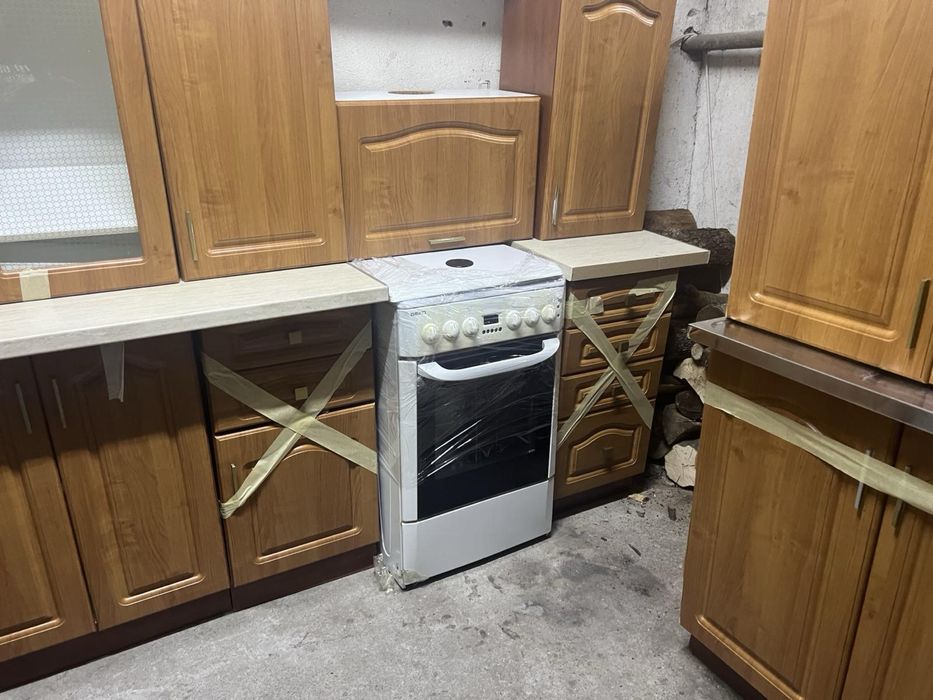 Много запазена кухня с готварска печка