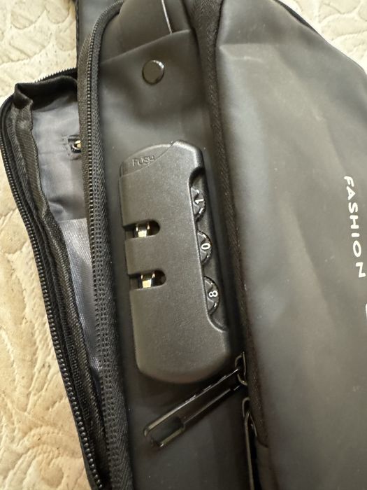 Мъжка чанта кросбоди