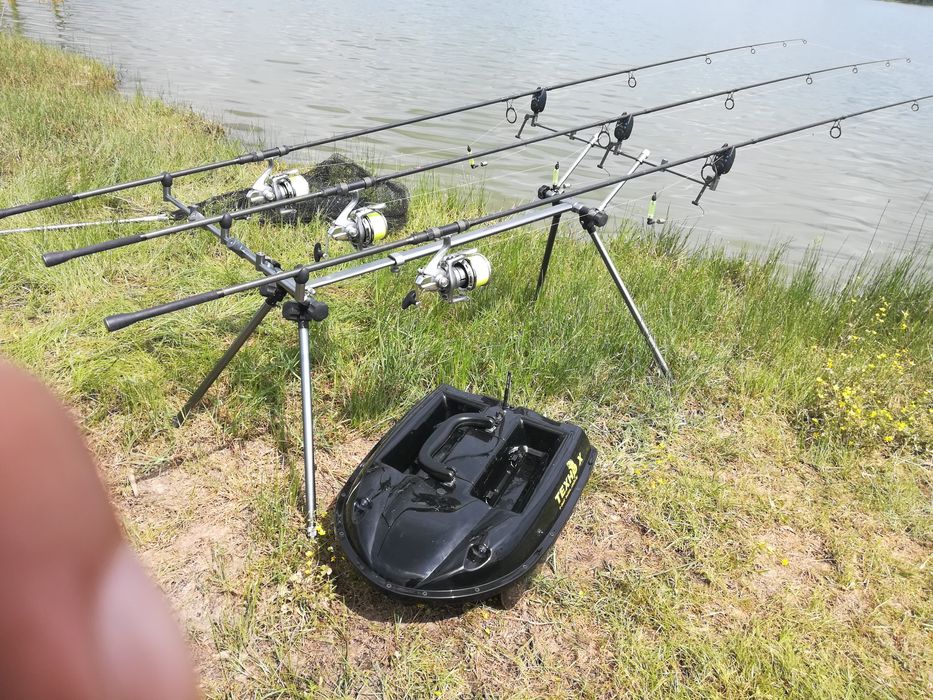 Лодка за захранка