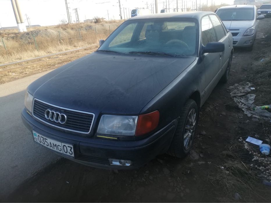 Продам машину Ауди 100 С4
