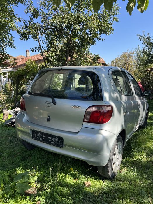 Toyota yaris 1.0 на части