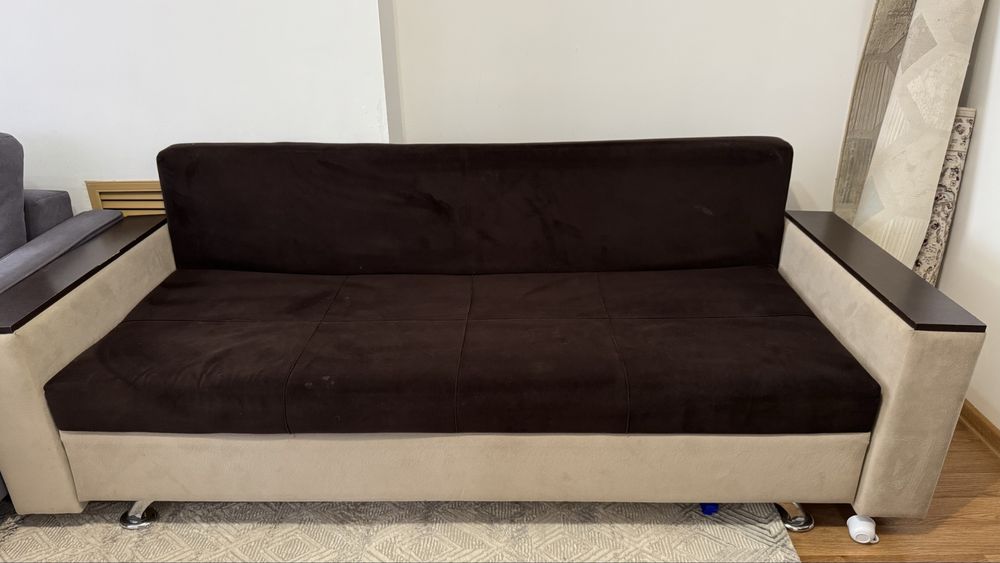 Продам диван в хорошем состоянии