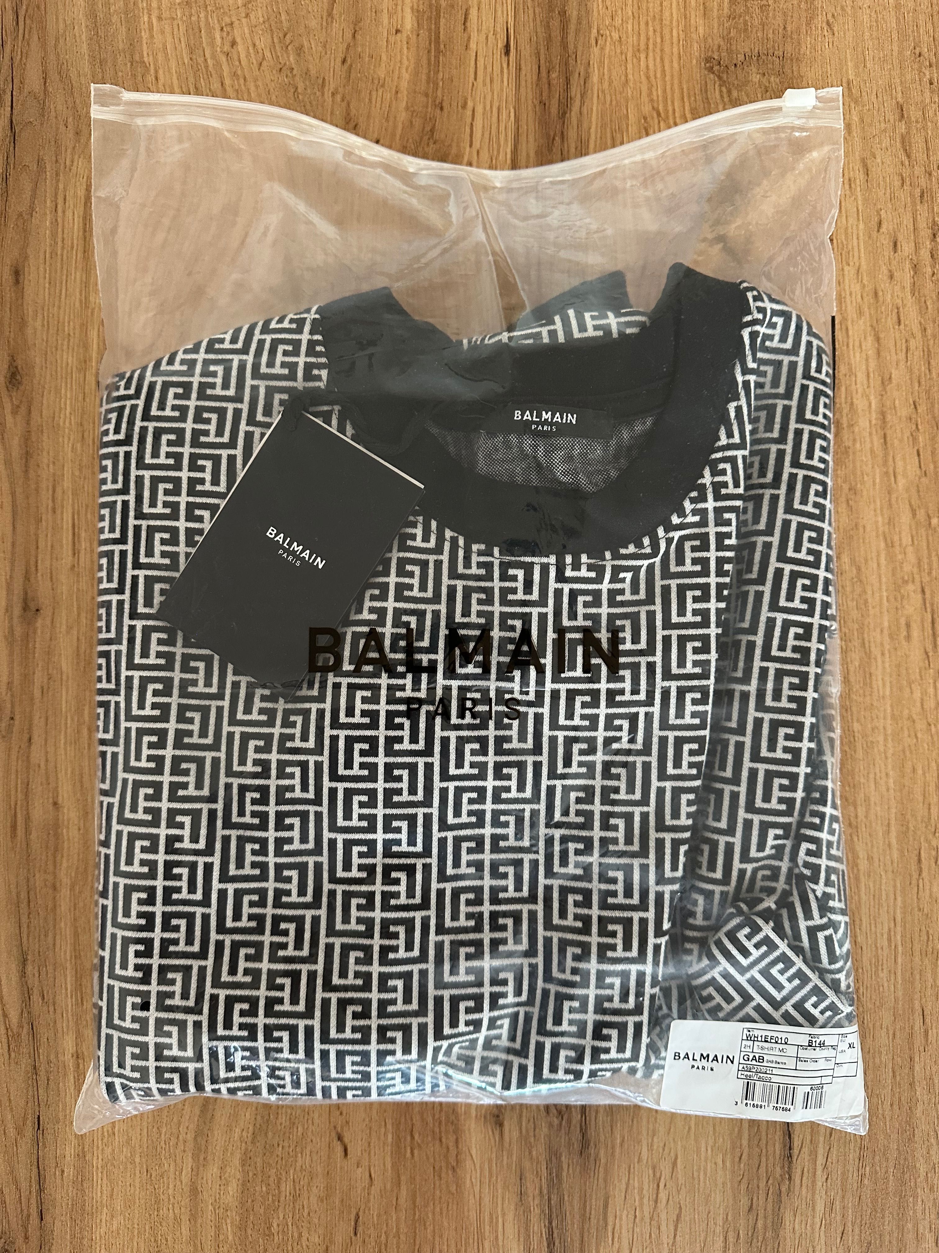 BALMAIN
Balmain logo track shorts and t-shirt