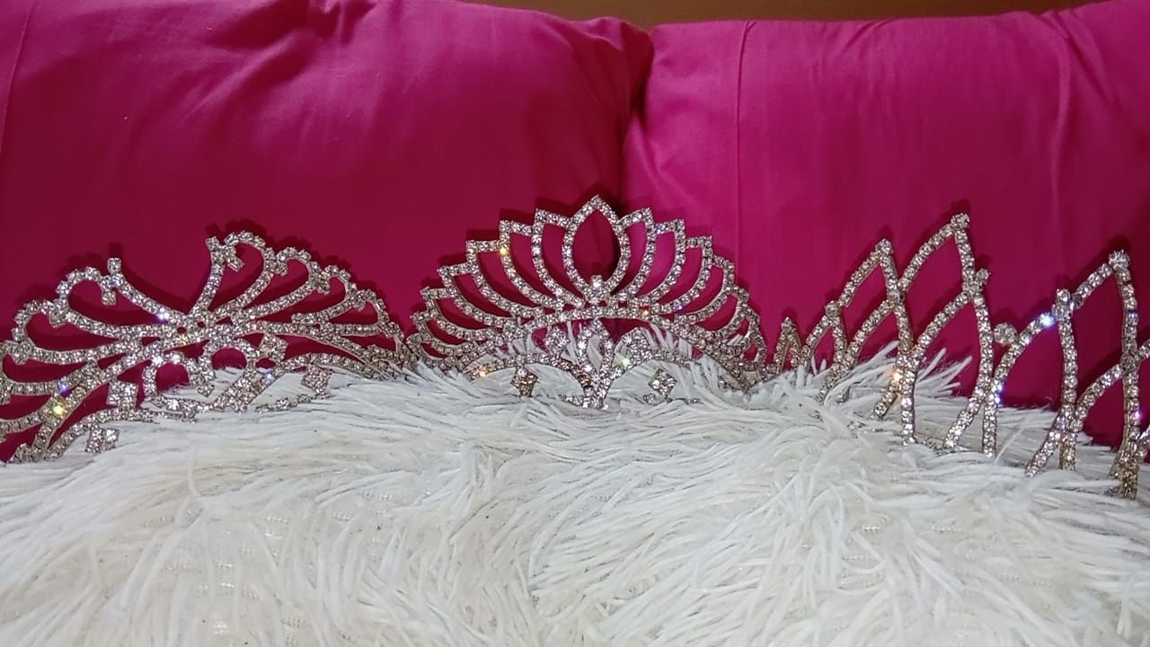 Diademe pentru evenimente sau accesorii pentru poze