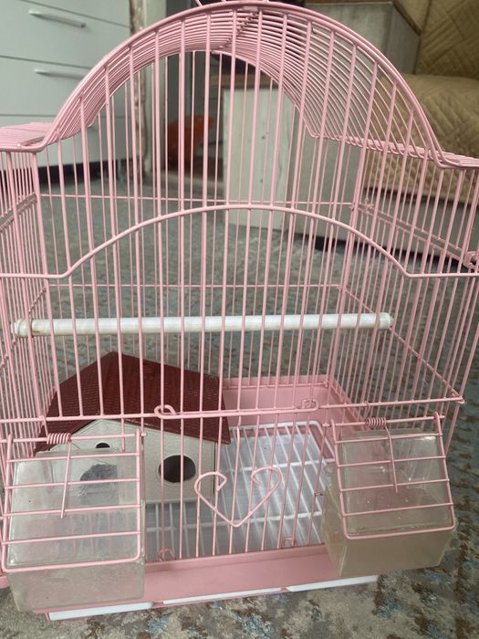 Продам клетку для попугая .