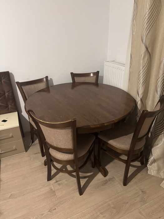 Vand set masa si scaune