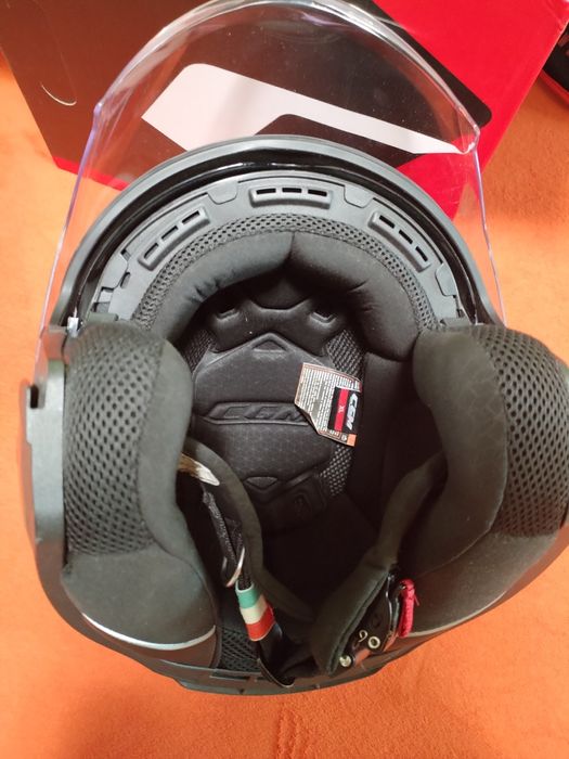 Vând casca moto CGM