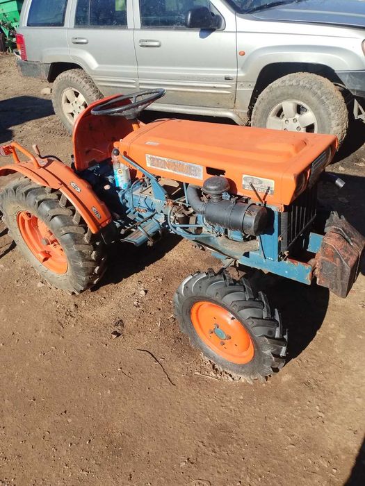 трактор Кубота B 7000 4X4