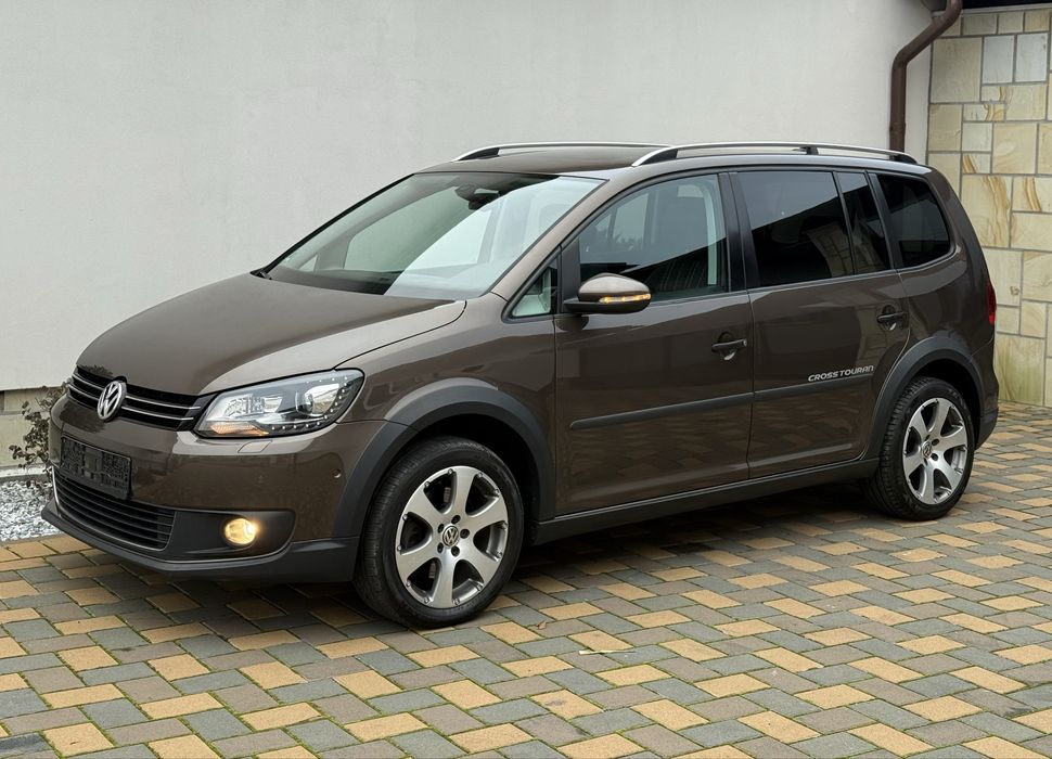 Vw Touran Cross • 2013 2.0D • Mokka Brown • Panoramic Led Xenon