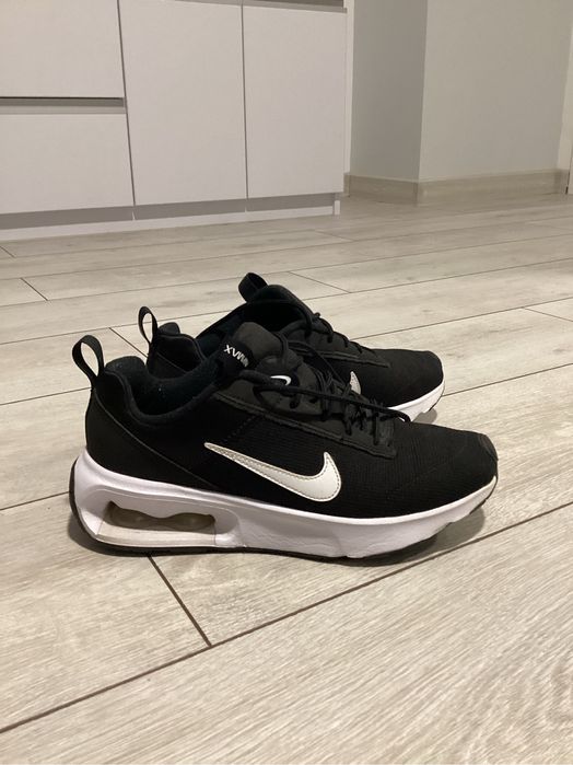 Nike Air Max INTRLK
