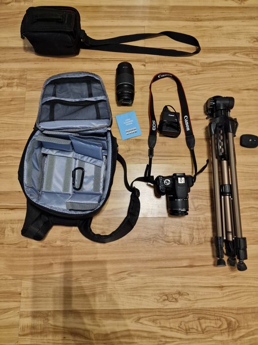 Canon 1200D EOS cu două obiective