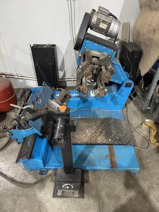 Vând mașină de jantat roti camioane și mașini agricole