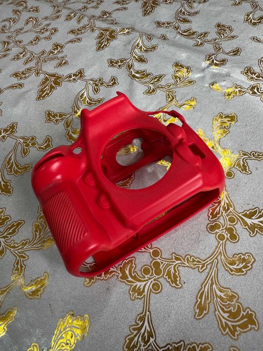 Nikon d810. Qo'shib beriladi 4-ta  obektiv