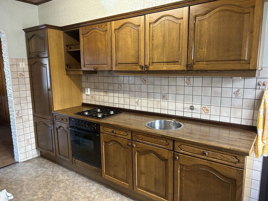 Права кухня -дъбов масив