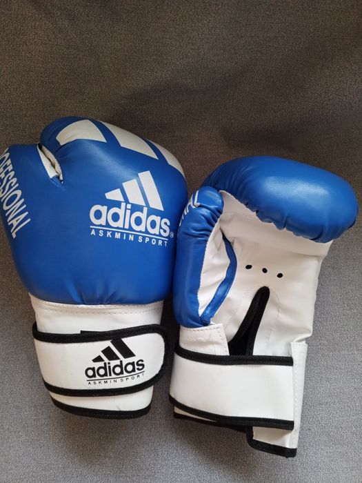 Боксерские перчатки в идеальном состоянии