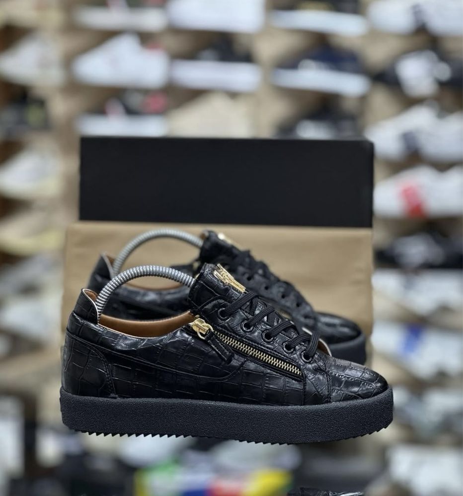Adidasi premium dior b30 si giuseppe zanotti