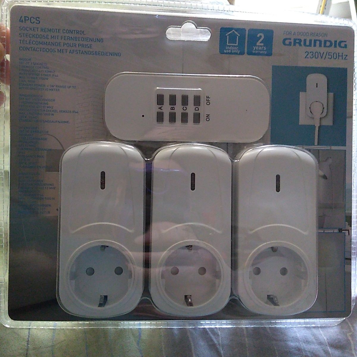 Set de 3 prize cu telecomanda GRUNDIG
