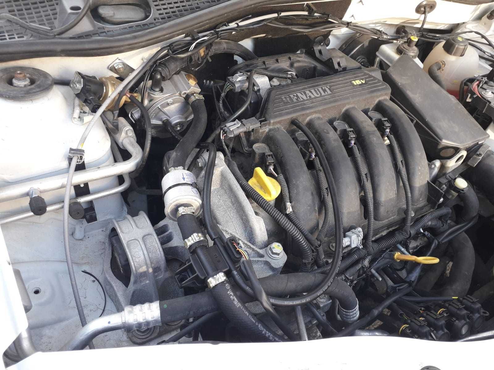 Vând Dacia Duster 1.6 16v 4x4 benzină+gpl Laureate