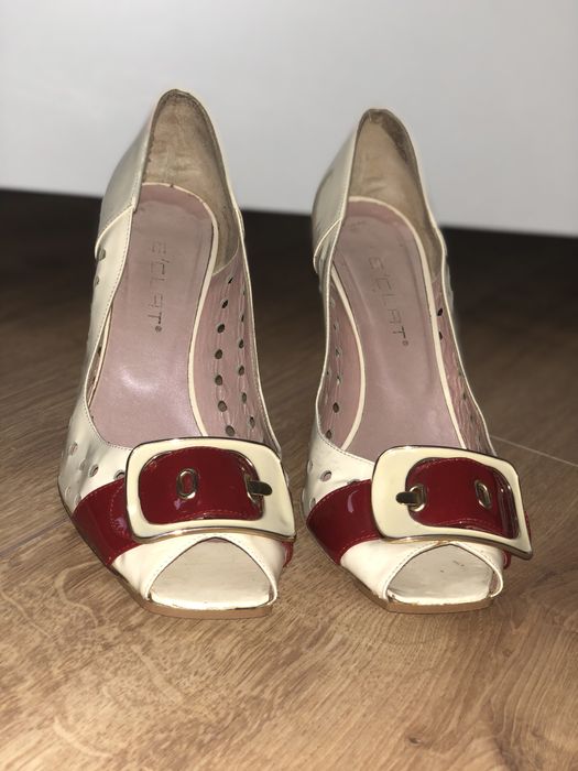 Pantofi Vintage de lac cu catarama 37