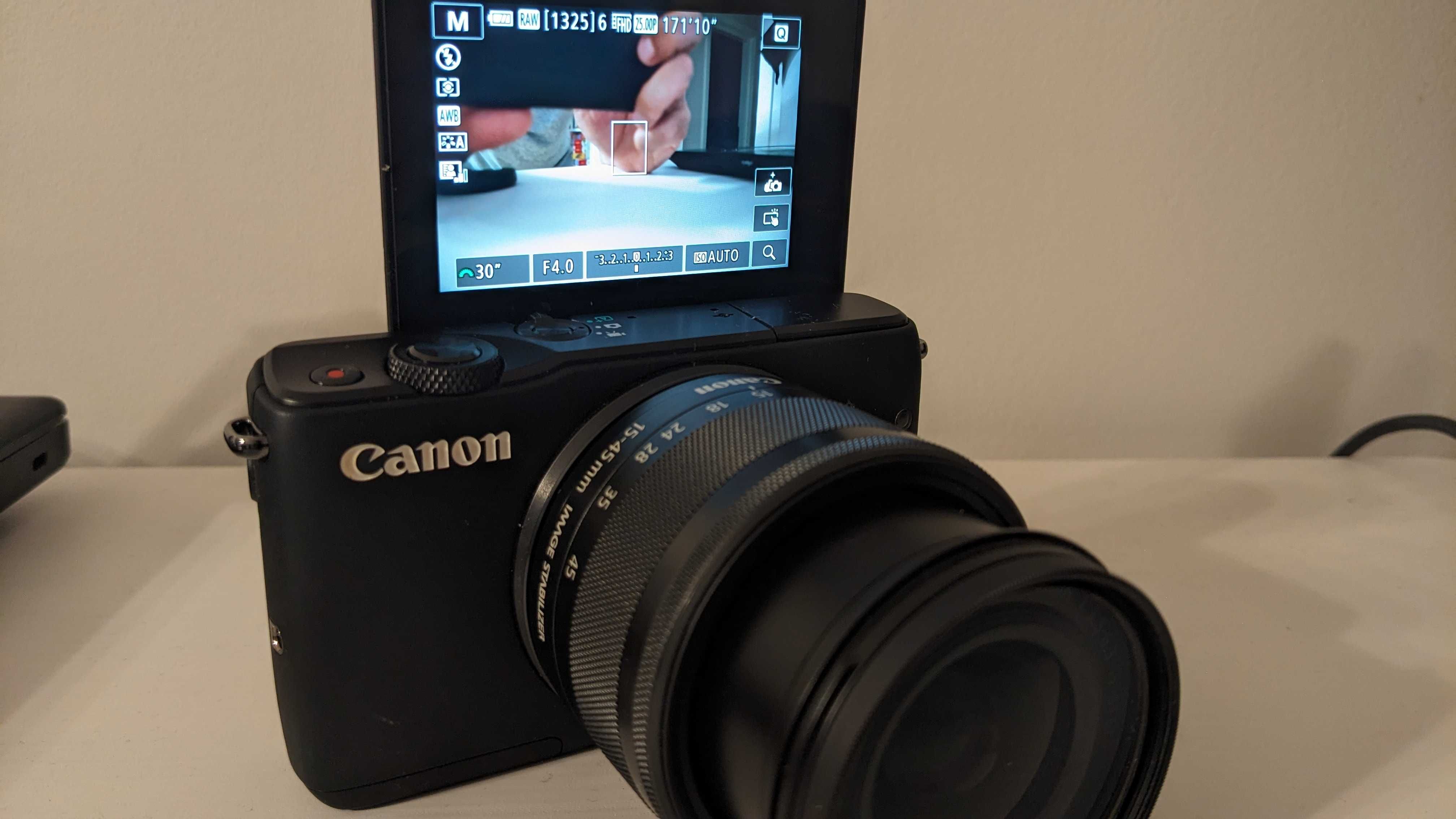 Canon EOS M10 + obiectiv 15-45mm