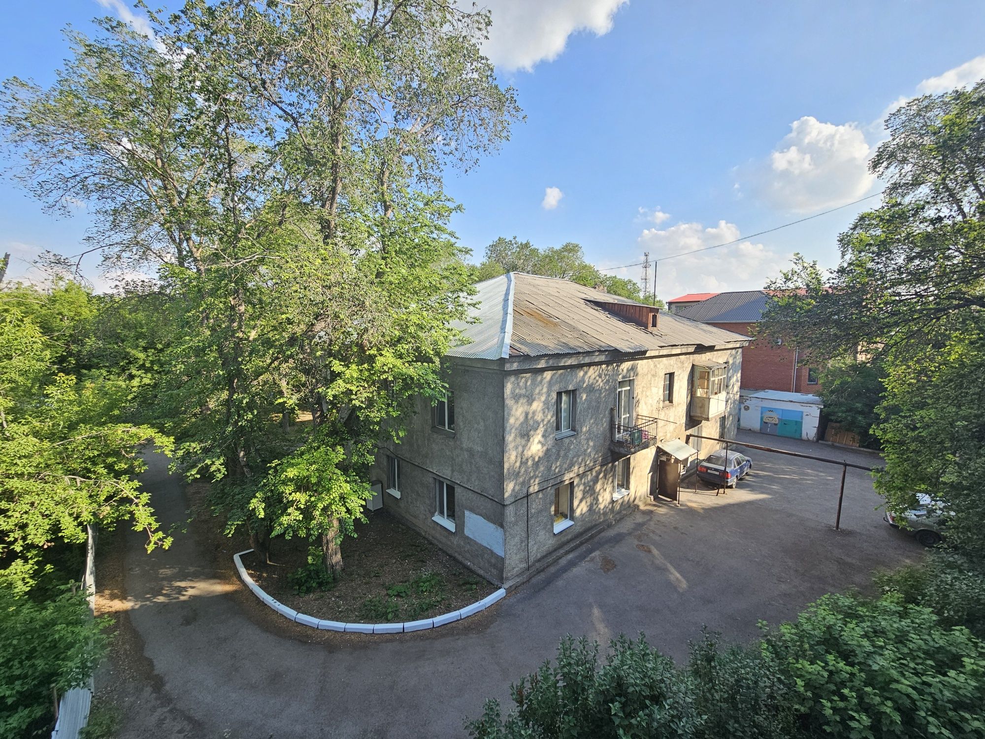 2к. Город. Продаю двухкомнатную квартиру в центре на пр.Абдирова, д.23
