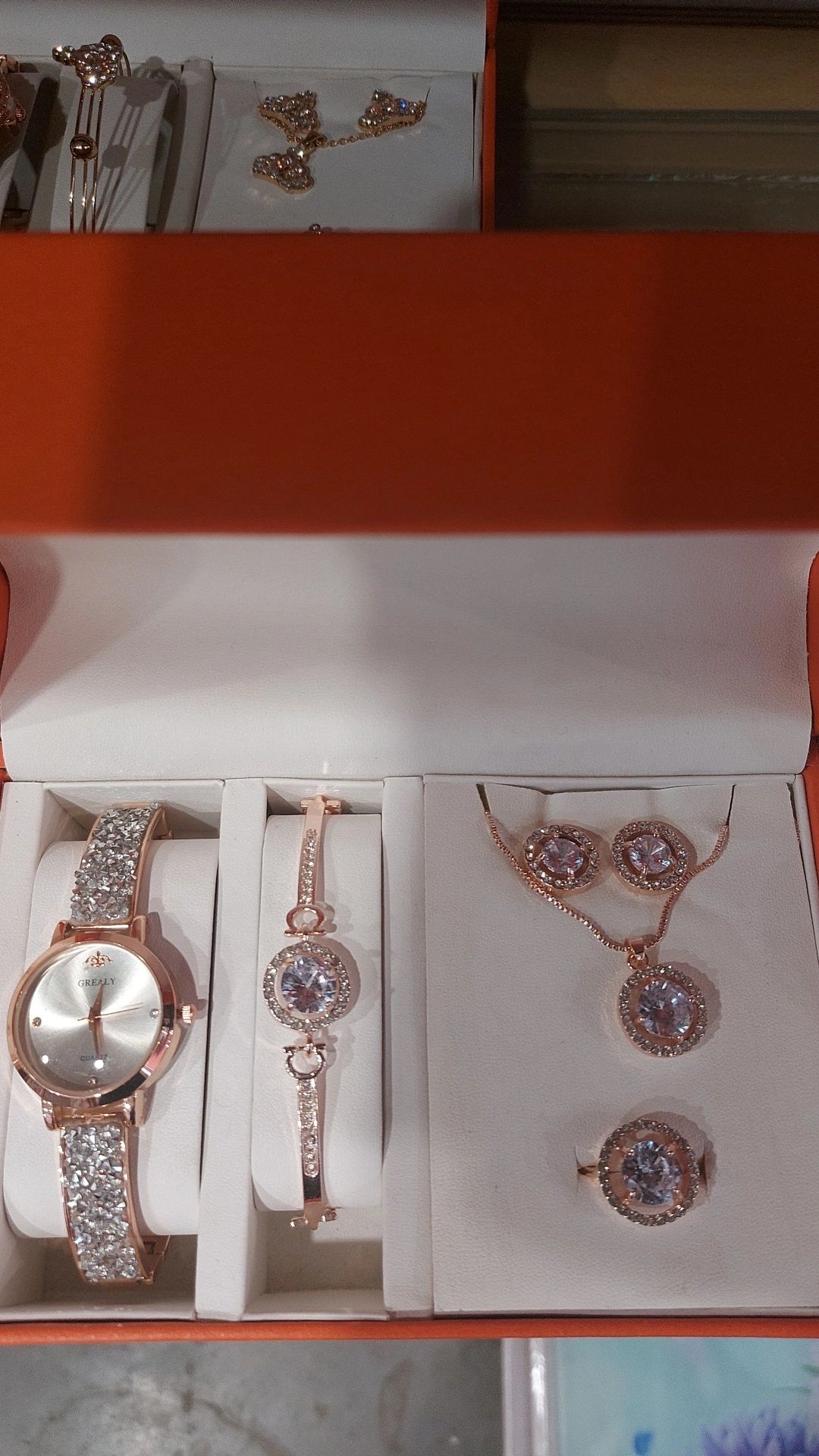 Женский подарочный набор часы с браслетом (Есть Доставка)